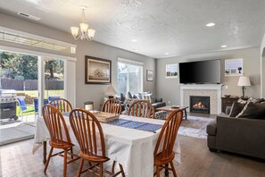 TV, fireplace, ping pong