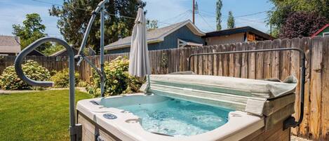 Bain à remous extérieur