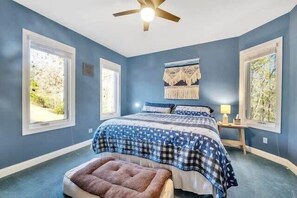 6 habitaciones, tabla de planchar con plancha, cuna de viaje y wifi 