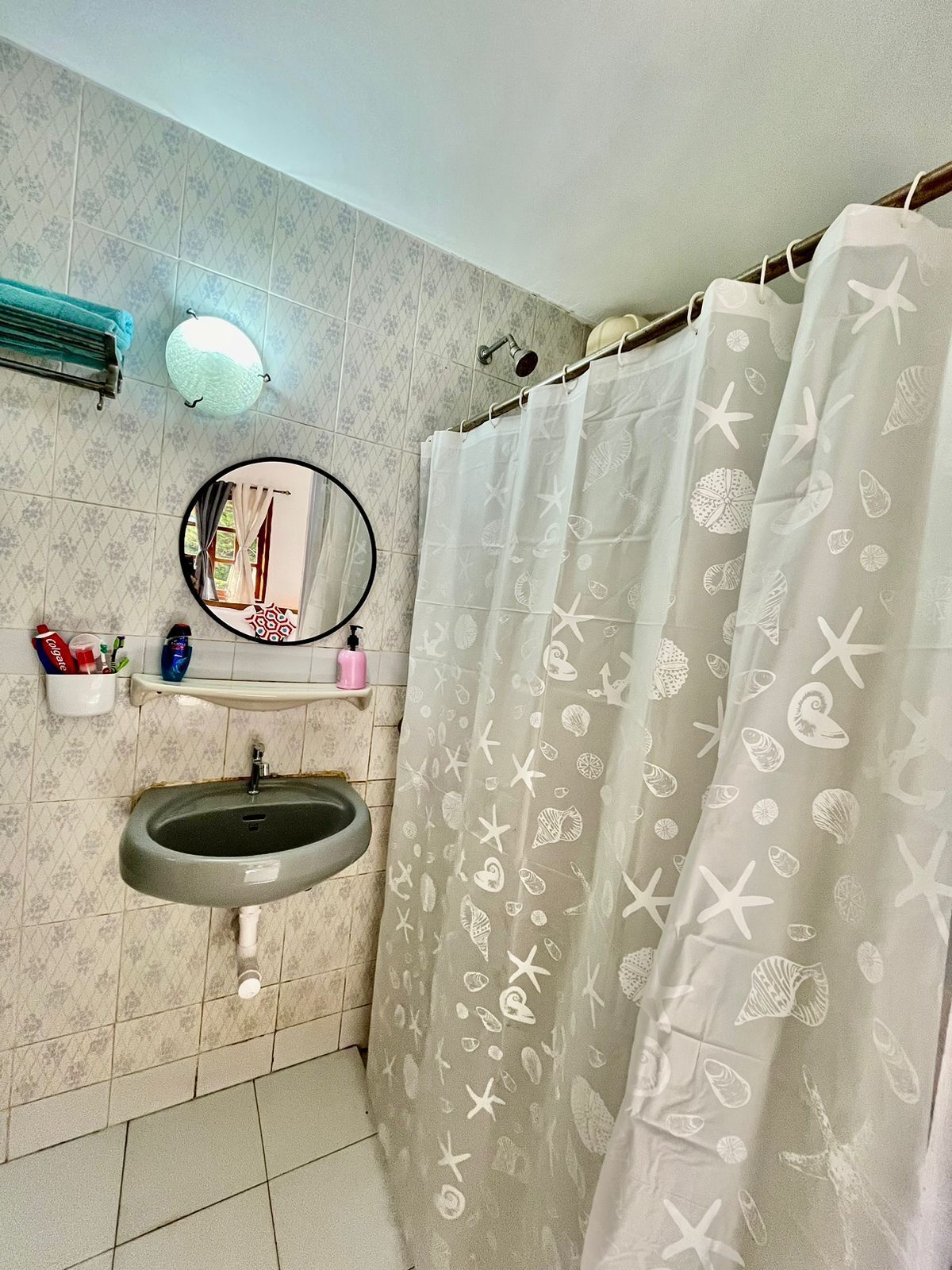 Hårføner, håndklær, såpe og toalettpapir