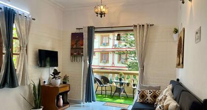 1bhk flat with pool view 5 mins walk to Candolim beach in a prime location.