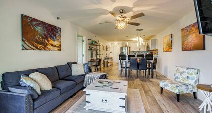 Balcony w/ Marina Views: Lake Ozark Hideaway!