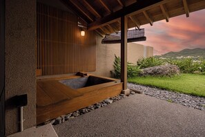 House, Non Smoking, Garden View | Living area