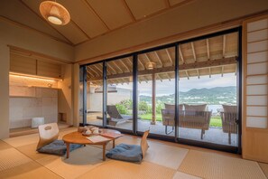 Basic House, Non Smoking, Partial Sea View | Free WiFi, bed sheets