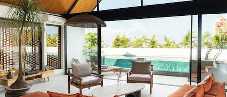 Villa Deluxe, 5 habitaciones, piscina privada, vistas a la piscina | Zona de estar