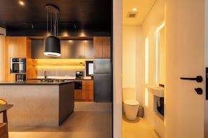 Villa Deluxe - 5 sovrum - privat pool - utsikt mot poolen | Eget kök | Kaffe- och tebryggare, brödrost, mixer och frys
