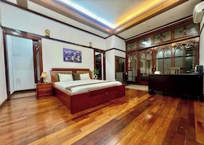 Suite Deluxe | Minibar, escritorio, cortinas blackout y wifi gratis 