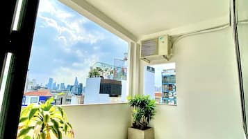 Family Shared Dormitory | Balcony