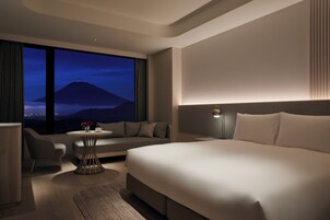 In-room safe, iron/ironing board, free WiFi, bed sheets