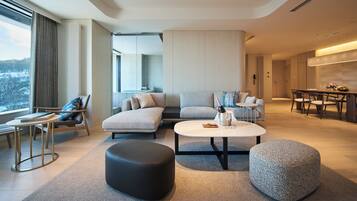 The Weiss Suite | Living area