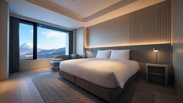 The Weiss Suite | In-room safe, iron/ironing board, free WiFi, bed sheets