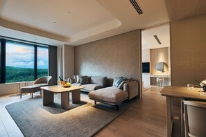 套房, 1 张特大床 (Corner Suite, Weiss Mountain View) | 起居区