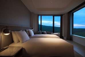 Corner Suite, Weiss Mountain View, King | In-room safe, iron/ironing board, free WiFi, bed sheets