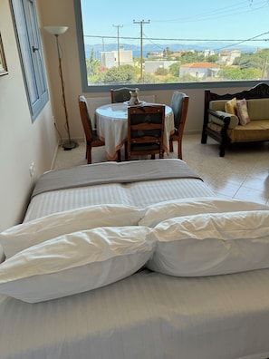 3 bedrooms, iron/ironing board, WiFi, bed sheets - Sea front retreat! 360 views, top floor, luxurious spaces, unique BBQ area. (Aegina)