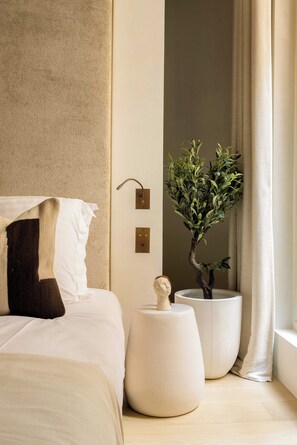 Apartment | 1 bedroom, laptop workspace, iron/ironing board, bed sheets - Luxurious Suite - AC- 2P- Madeleine/saint Honore (Paris)