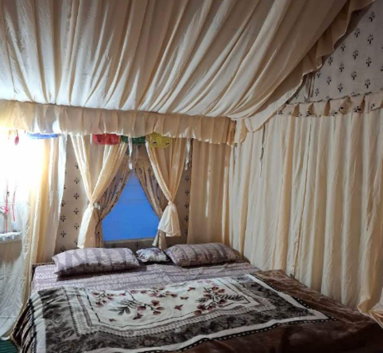 Tält - utsikt mot bergen | Gratis wi-fi och sängkläder