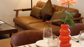 Superior-Villa, Balkon | Badezimmer | Hausschuhe