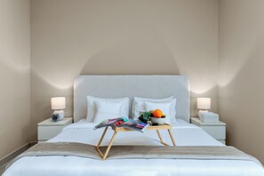 Deluxe Apartment, 1 Bedroom, Balcony | In-room safe, blackout curtains, iron/ironing board, free WiFi