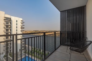 Deluxe appartement, 1 slaapkamer, balkon | Uitzicht vanaf balkon