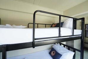 1 bedroom, desk, bed sheets