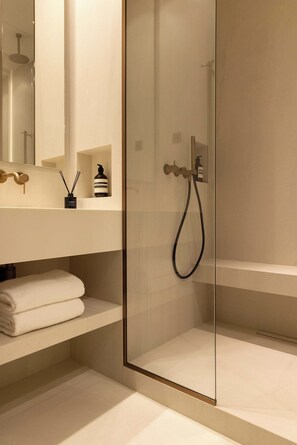 Bathroom - Luxury Flat -2br/6p- Madeleine/saint Honore (Paris)