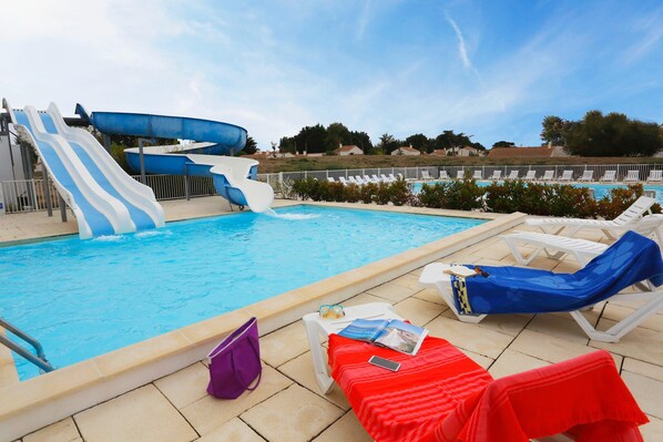 Apartment | Pool | Indoor pool, outdoor pool
