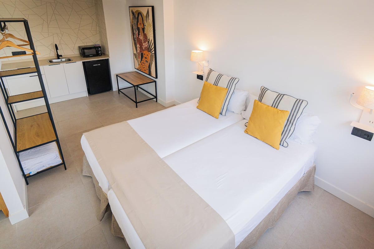 Iron/ironing board, free WiFi