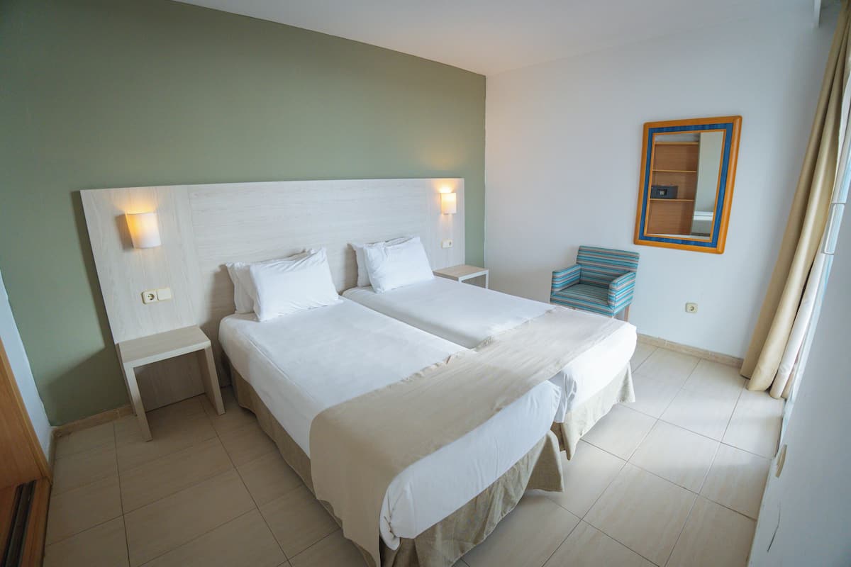 Iron/ironing board, free WiFi