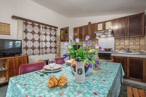 Standard House, Multiple Bedrooms, Sea Facing (Beach House Astrid) | Dining - Beach House Astrid (Malinska-Dubasnica)