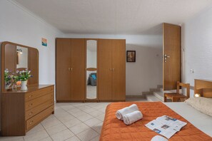 Standard Ev, Birden Çok Yatak Odası, Denize Bakan (Beach House Astrid) | 1 yatak odası, dizüstü bilgisayar çalışma alanı 