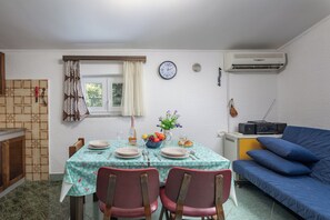 Standard House, Multiple Bedrooms, Sea Facing (Beach House Astrid) | Dining - Beach House Astrid (Malinska-Dubasnica)