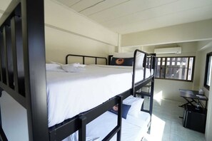 1 bedroom, desk, WiFi, bed sheets