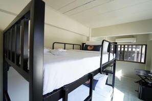 1 bedroom, desk, WiFi, bed sheets