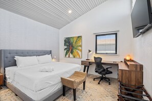 3 bedrooms, desk, iron/ironing board, travel cot - Bespoke Waterfront! Top of the Line Everything
Brand New Docks and Slips (Corpus Christi)