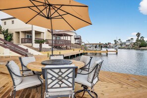 Outdoor dining - Bespoke Waterfront! Top of the Line Everything
Brand New Docks and Slips (Corpus Christi)