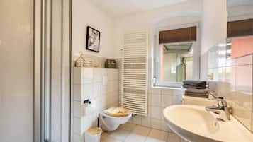 Bruser, hårtørrer, håndklæder