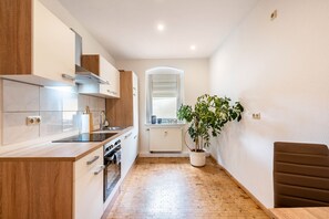 Fridge, oven, stovetop, coffee/tea maker - Apartment 'Weida' with Wi-Fi (Riesa)