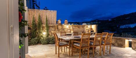 Outdoor dining