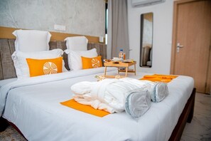 Senior Suite, Balcony | In-room safe, free WiFi