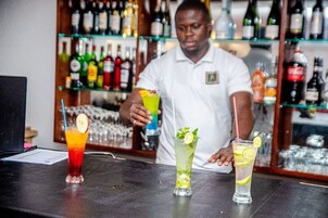 Bar (en el alojamiento)