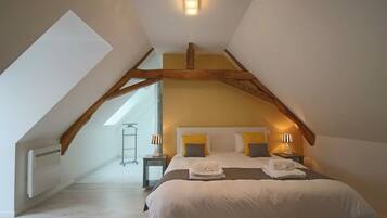 8 camere, ferro/asse da stiro, accesso a Internet