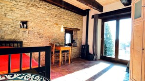 1 chambre, fer et planche à repasser, Wi-Fi gratuit, draps fournis