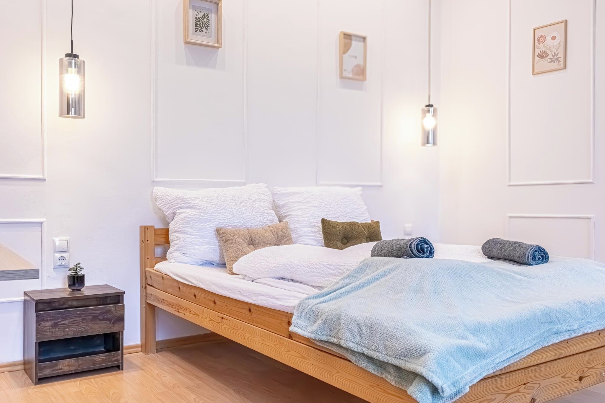 Rom – basic | Strykejern/-brett, wi-fi (inkludert) og sengetøy