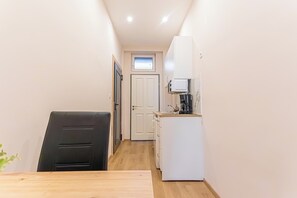 Basic Room | Private kitchen