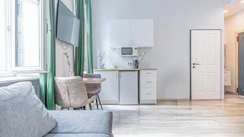Basic-Zimmer | Bügeleisen/Bügelbrett, kostenloses WLAN, Bettwäsche