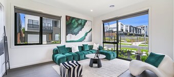 Burwood Brickworks Villa •Walk to Shops & Park