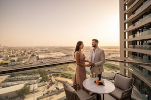 Deluxe Apartment, 2 Bedrooms, Balcony, City View | Private kitchen