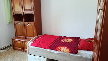 2 quartos, ferros/tábuas de passar roupa, Wi-Fi, roupa de cama