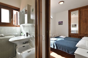 2 bedrooms, in-room safe, iron/ironing board, travel cot