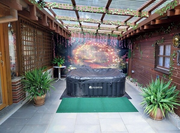 室內 SPA 浴池